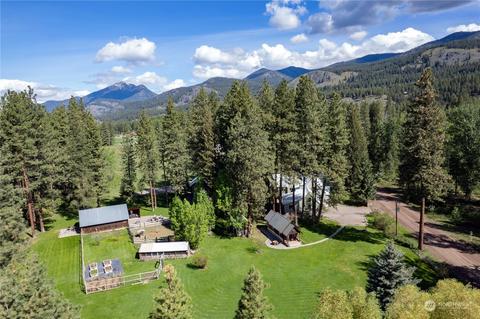 887 Wolf Creek Rd, Winthrop, WA 98862