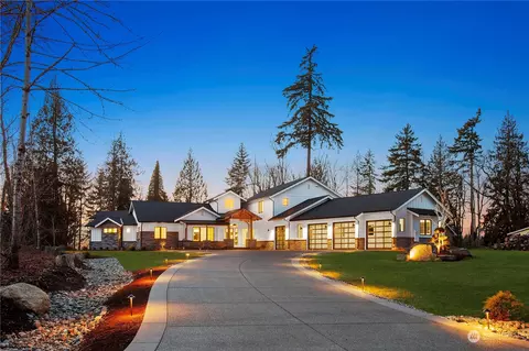 19933 SE 236th St, Maple Valley, WA 98038