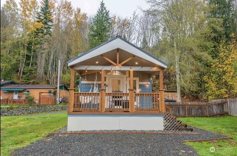 94 N Maple Ln, Port Angeles, WA 98362