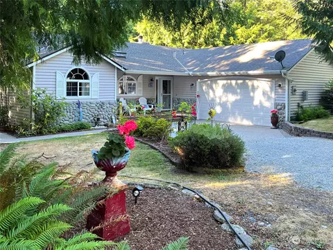 1162 New Morning Rd, Camano Island, WA 98282