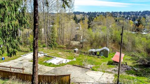 321 68th Ave E, Tacoma, WA 98424