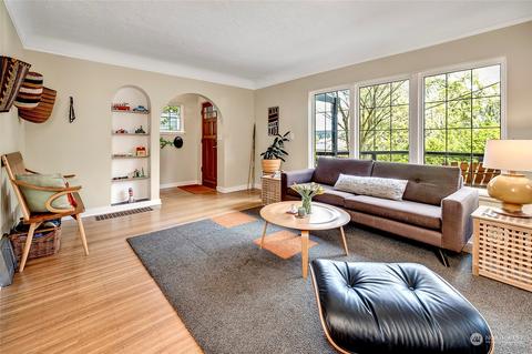 2419 Everett Ave E, Seattle, WA 98102 photo 6