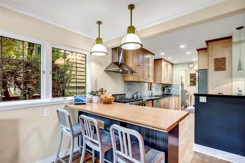 2419 Everett Ave E, Seattle, WA 98102 photo 8