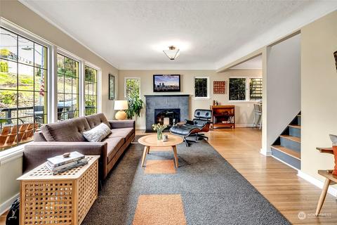 2419 Everett Ave E, Seattle, WA 98102 photo 4