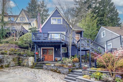 2419 Everett Ave E, Seattle, WA 98102 photo 1