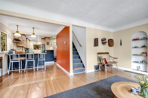 2419 Everett Ave E, Seattle, WA 98102 photo 7
