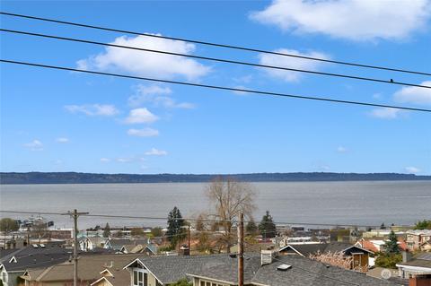 205 9th Ave S, Edmonds, WA 98020