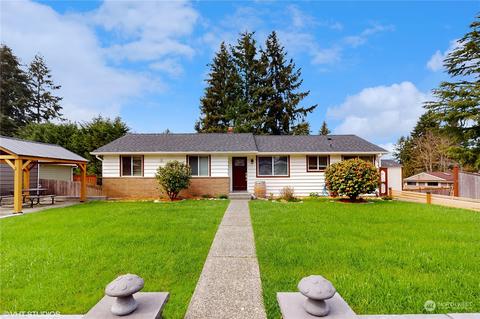 4304 Robin Rd W, University Place, WA 98466