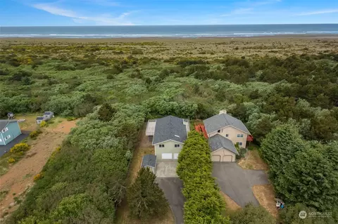 539 Sand Dune Ave SW, Ocean Shores, WA 98569