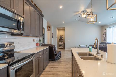 1335 E Mt Adams, Othello, WA 99344 photo 13
