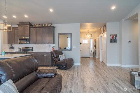 1335 E Mt Adams, Othello, WA 99344 photo 8