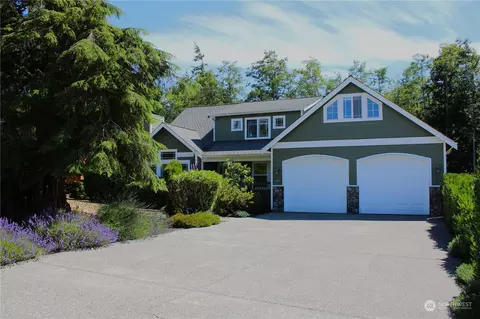 343 Alta Via Dr, Camano Island, WA 98282
