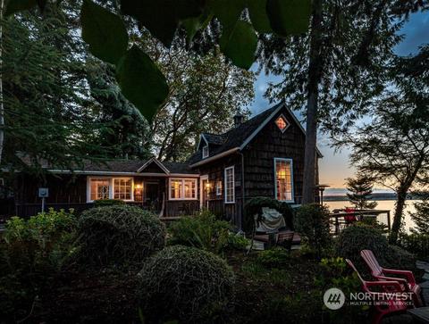 914 Colburn St, Coupeville, WA 98239