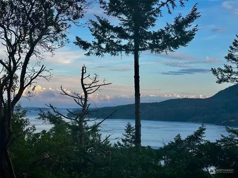 524 Cascade Way, Eastsound, WA 98245