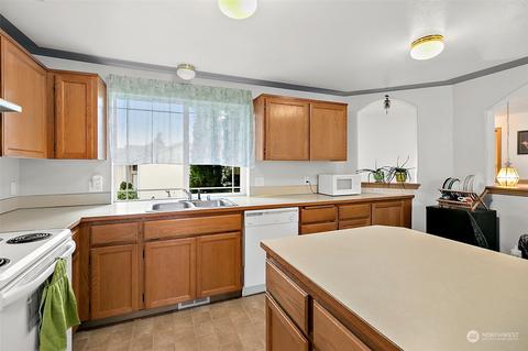 1307 193rd St E, Spanaway, WA 98387 photo 8