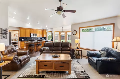 6810 227th St E, Spanaway, WA 98387 photo 11