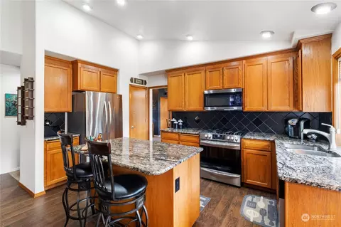 6810 227th St E, Spanaway, WA 98387 photo 13