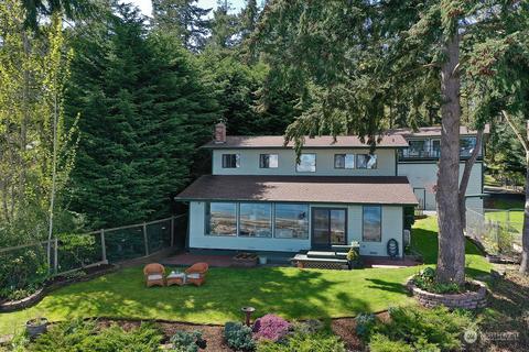 373 Harrington Rd, Coupeville, WA 98239
