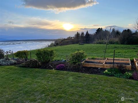 3865 Cliffside Dr, Bellingham, WA 98225