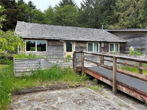 45 Oyehut Rd, Hoquiam, WA 98550