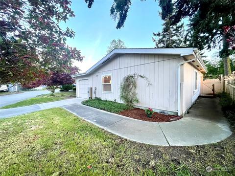 2061 Victoria Ave, Port Townsend, WA 98368