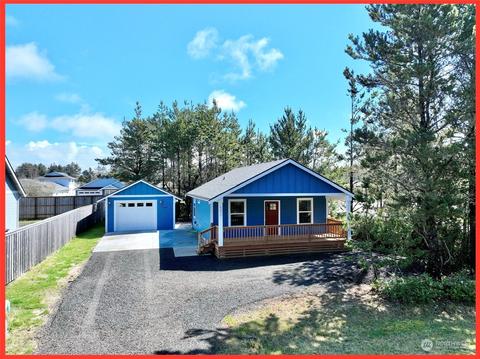 402 Ensign Ave NW, Ocean Shores, WA 98569