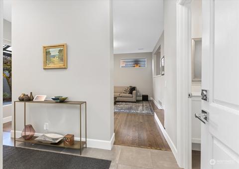 1812 37th Ave E, Seattle, WA 98112 photo 3