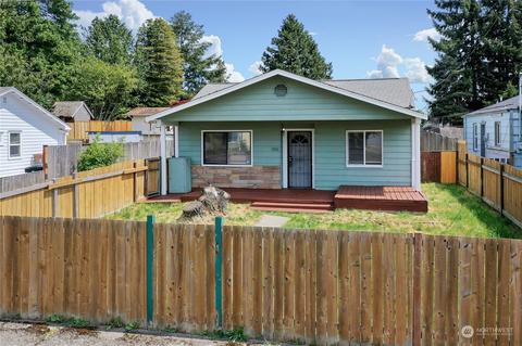 1015 S Rochester St, Tacoma, WA 98465
