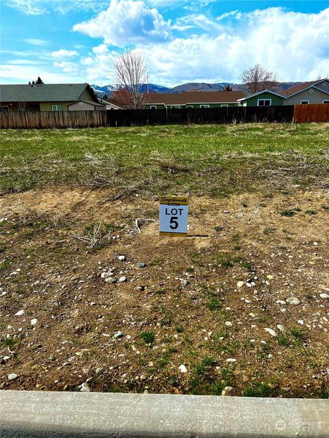 711 Petra Ct, Omak, WA 98841