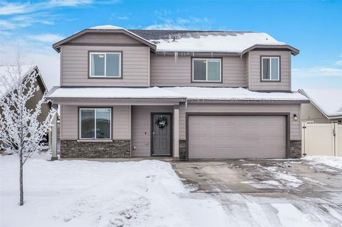 566 S Lakeland Dr, Moses Lake, WA 98837