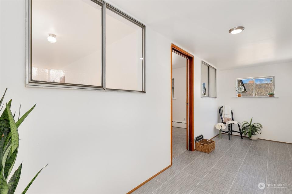  10247 41st Ave SW, Seattle, WA 98146 photo 5