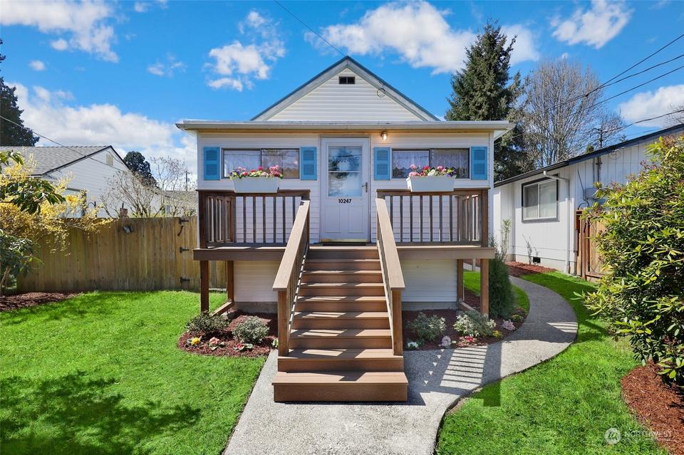  10247 41st Ave SW, Seattle, WA 98146 photo 2