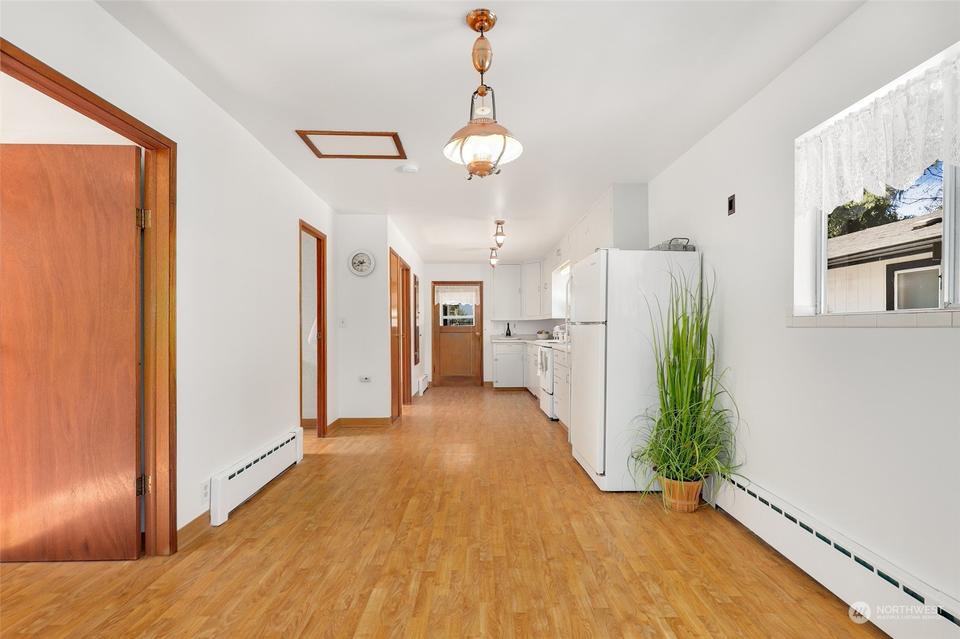  10247 41st Ave SW, Seattle, WA 98146 photo 9