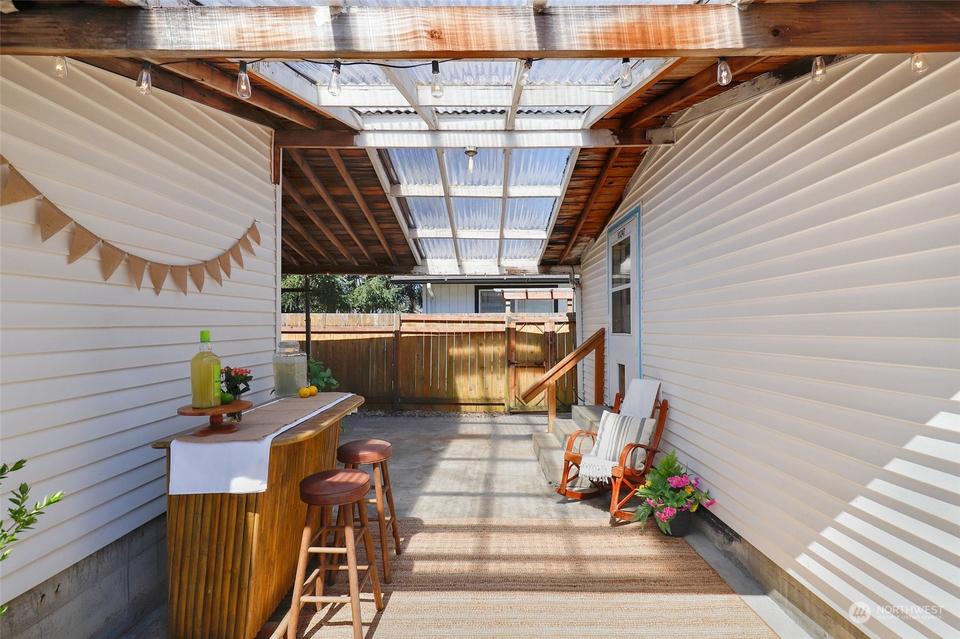  10247 41st Ave SW, Seattle, WA 98146 photo 23