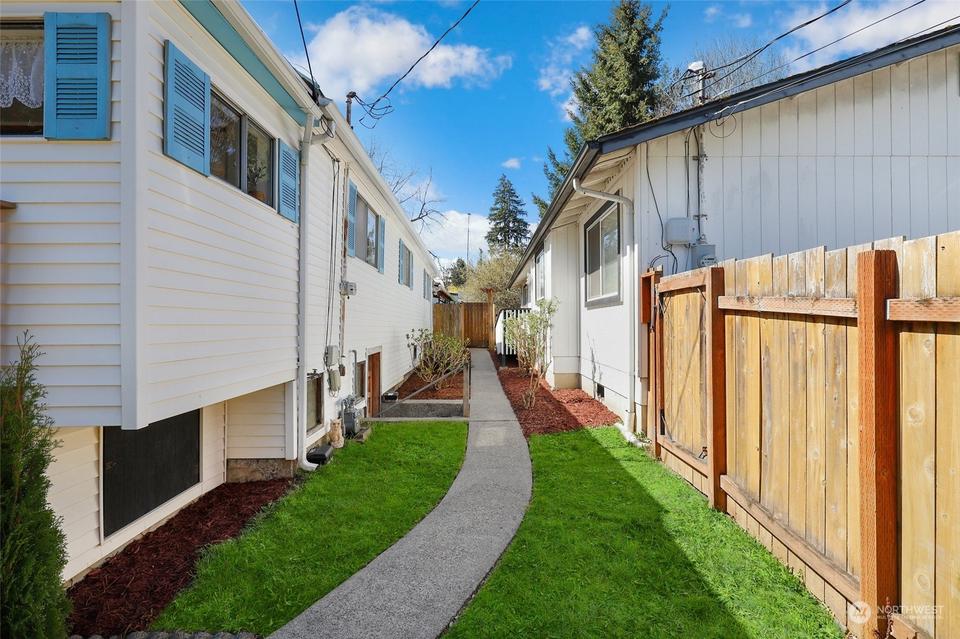  10247 41st Ave SW, Seattle, WA 98146 photo 24