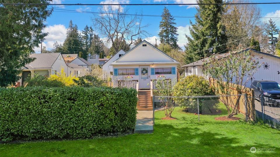  10247 41st Ave SW, Seattle, WA 98146 photo 3