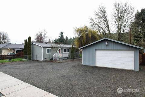915 SE 1st St, Winlock, WA 98596