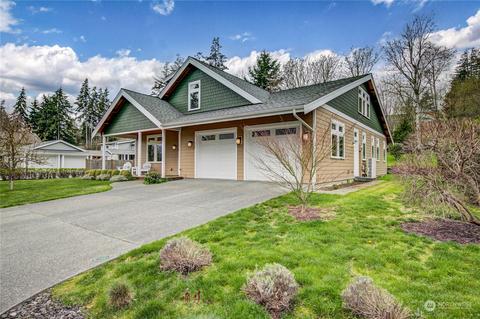 637 Willa Ln NE, Bainbridge Island, WA 98110