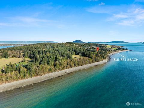 4369 Cedar Pl, Lummi Island, WA 98262