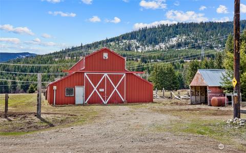 1811 Iron Horse Rd, Easton, WA 98925
