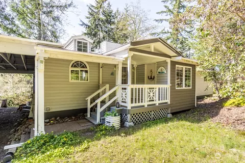 31 Lilac Ln, Brinnon, WA 98320