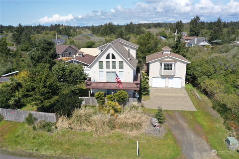 188 N Razor Clam Dr SW, Ocean Shores, WA 98569