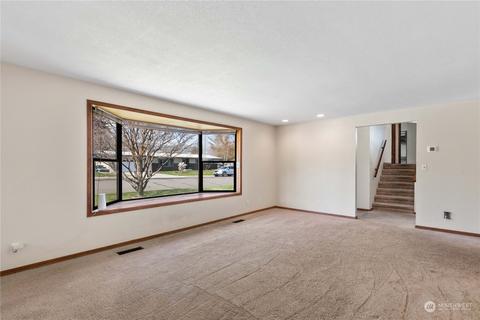 1317 Ormiston St, Wenatchee, WA 98801 photo 4