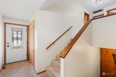 1317 Ormiston St, Wenatchee, WA 98801 photo 2