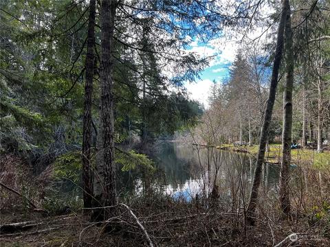 13661 W Critter Creek Ln, Bremerton, WA 98312