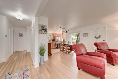 808 Crown Dr, Everett, WA 98203 photo 8