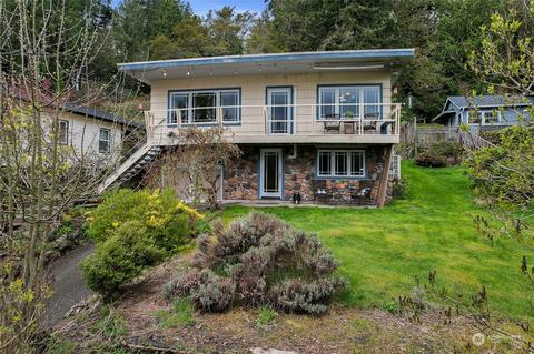 1813 Shorewood Dr, Bremerton, WA 98312
