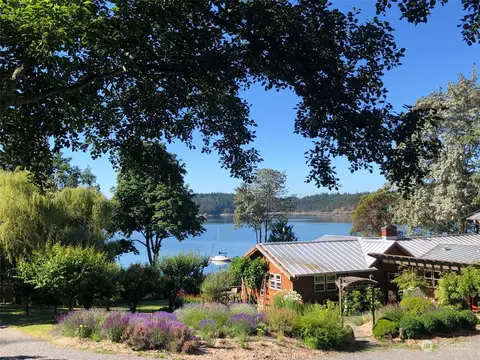 2024 Deer Harbor Rd, Eastsound, WA 98245