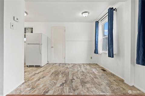 935 E 32nd St, Bremerton, WA 98310 photo 5
