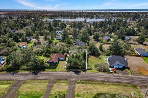 819 Point Brown Ave SW, Ocean Shores, WA 98569